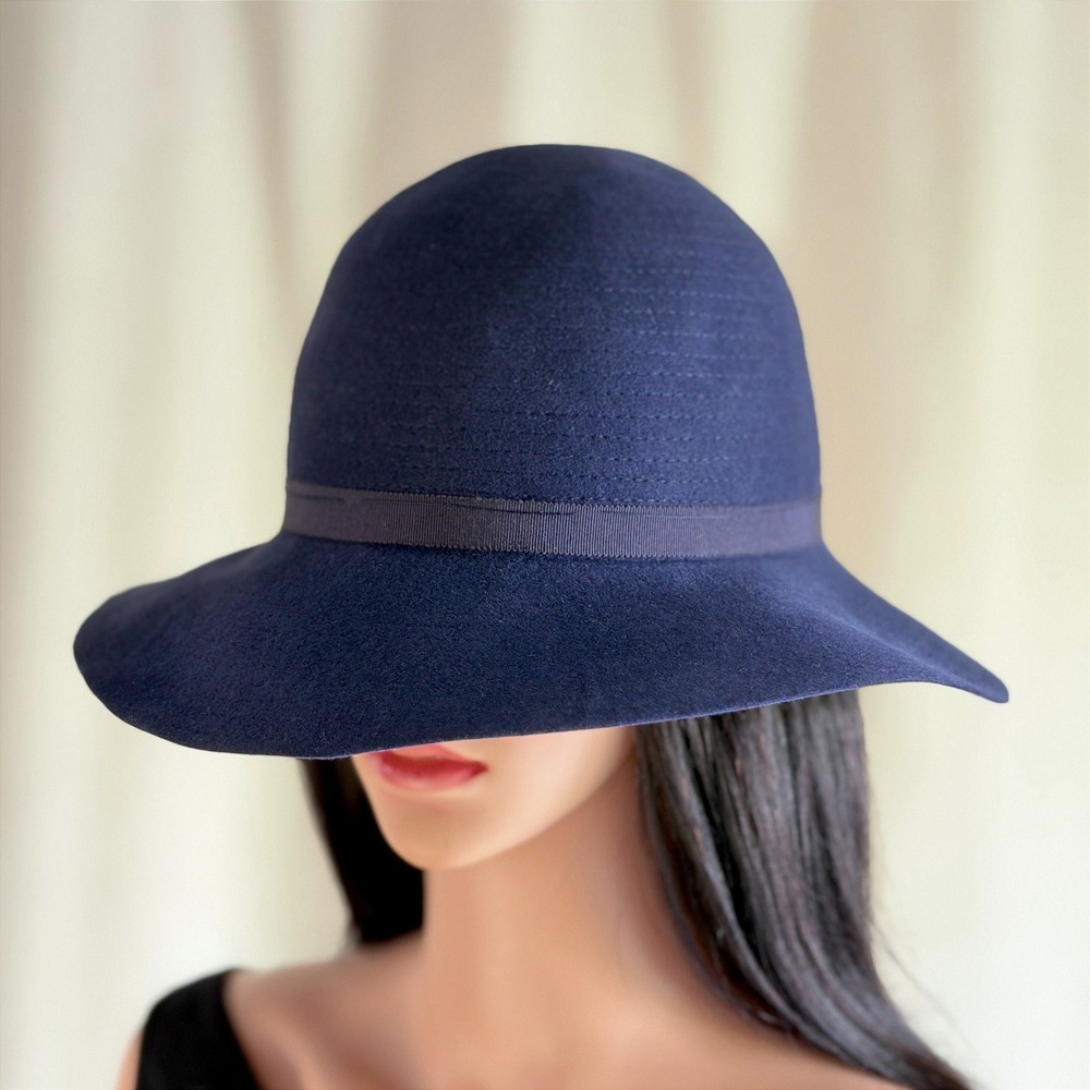 Vtg 60s Givenchy Nouvelle Boutique Madcaps Navy Blue Fur Felt Cloche Hat France